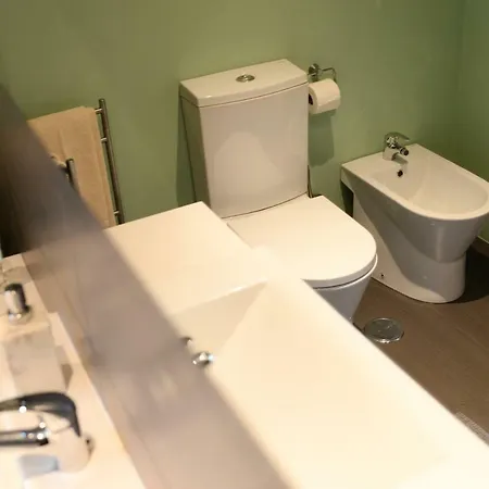 White Cozy Apartment Lisbon